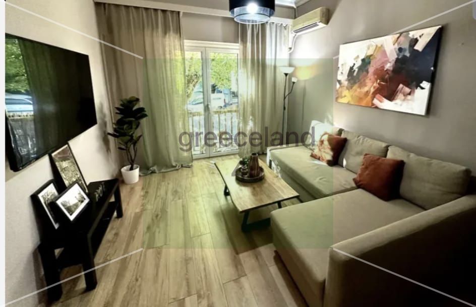 A bright and airy apartment located in the touristic area of Neos Kosmos.