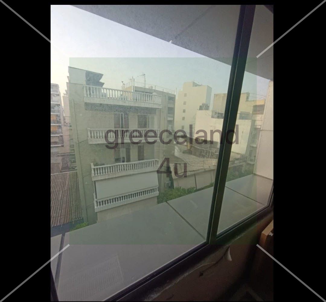 Located close to public transportation and universities.