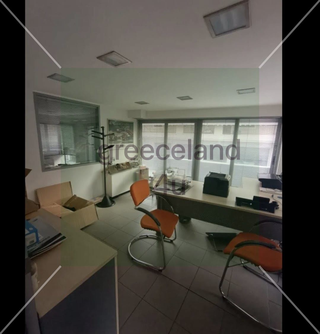 Located close to public transportation and universities.