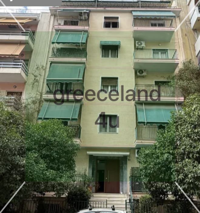 The building’s elevator was fully renovated in 2024.