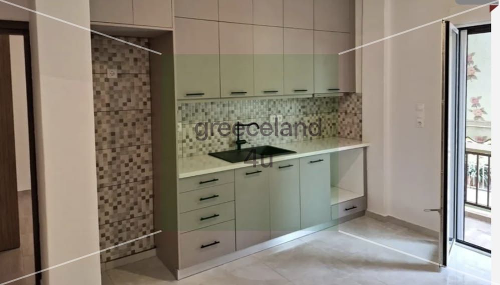 📍 Location: 3rd floor with elevator, close to cafés and restaurants