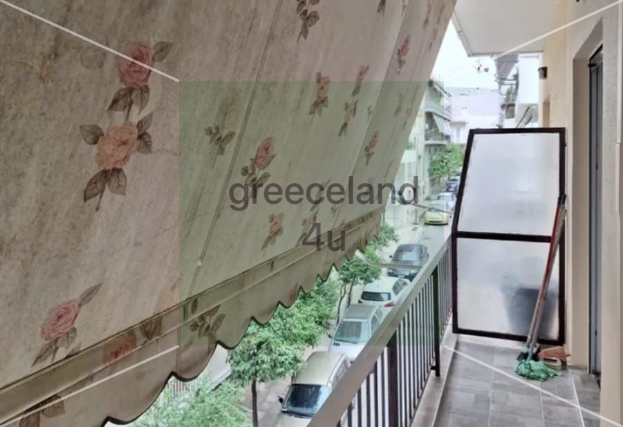 📍 Location: 3rd floor with elevator, close to cafés and restaurants