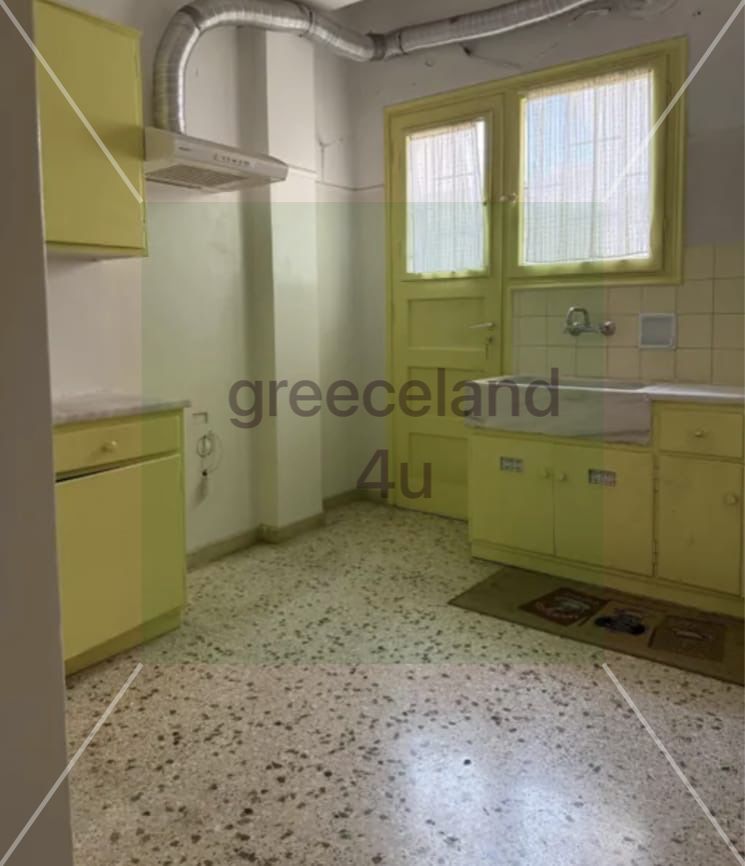 📍 Location: 1st floor with elevator | Just a 3-minute walk from the metro