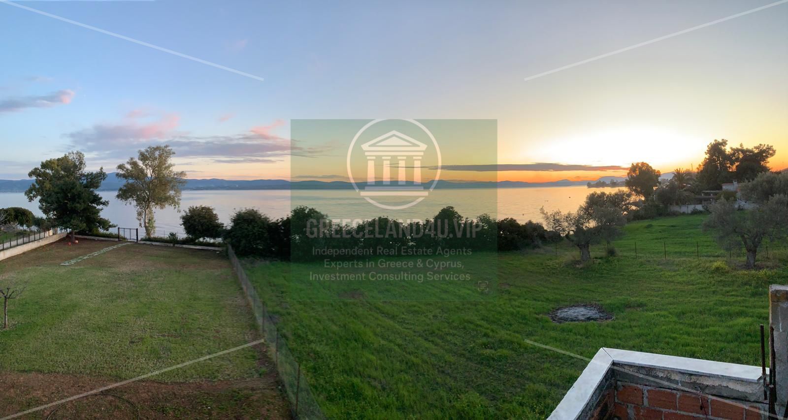 Location: Stunning Evia, absolute First Line to the sea.