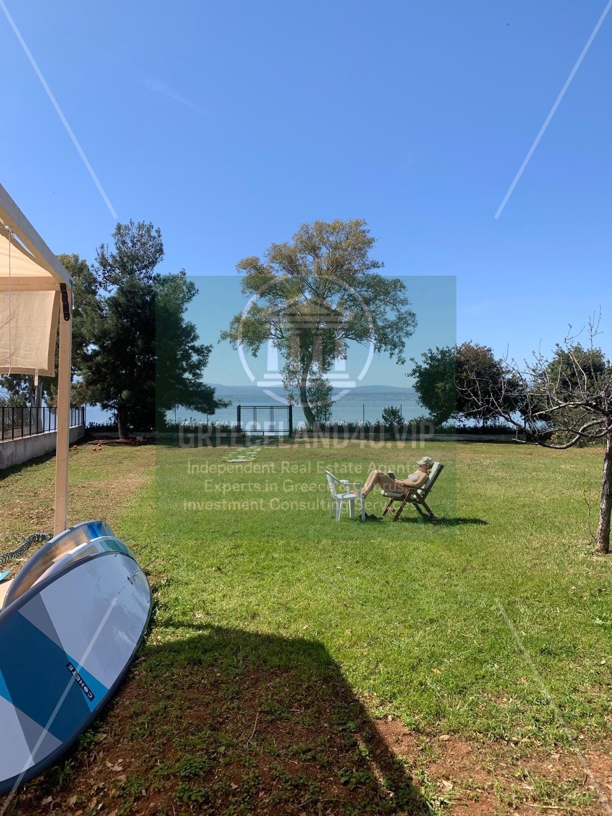 Location: Stunning Evia, absolute First Line to the sea.