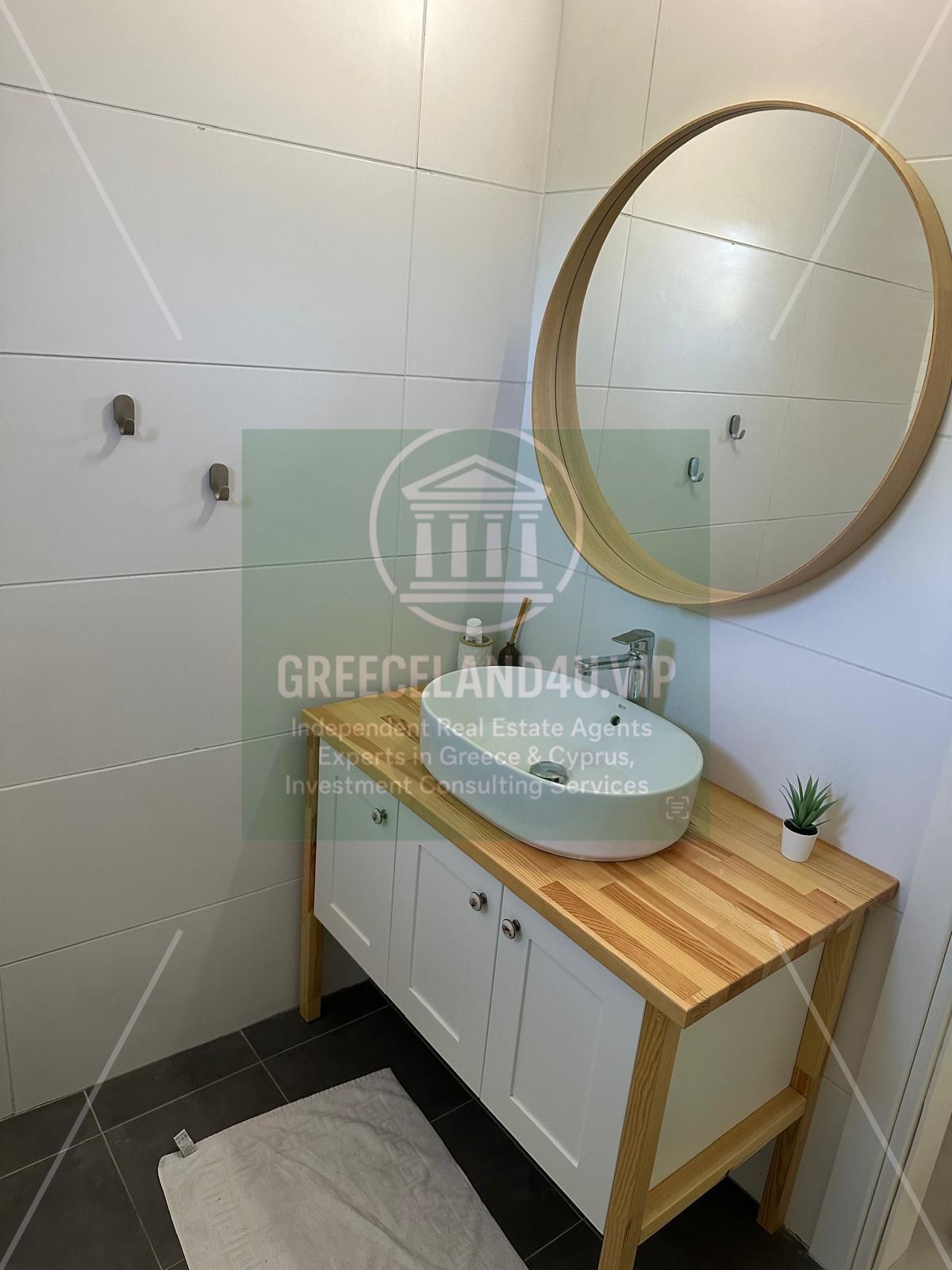 Location: Stunning Evia, absolute First Line to the sea.