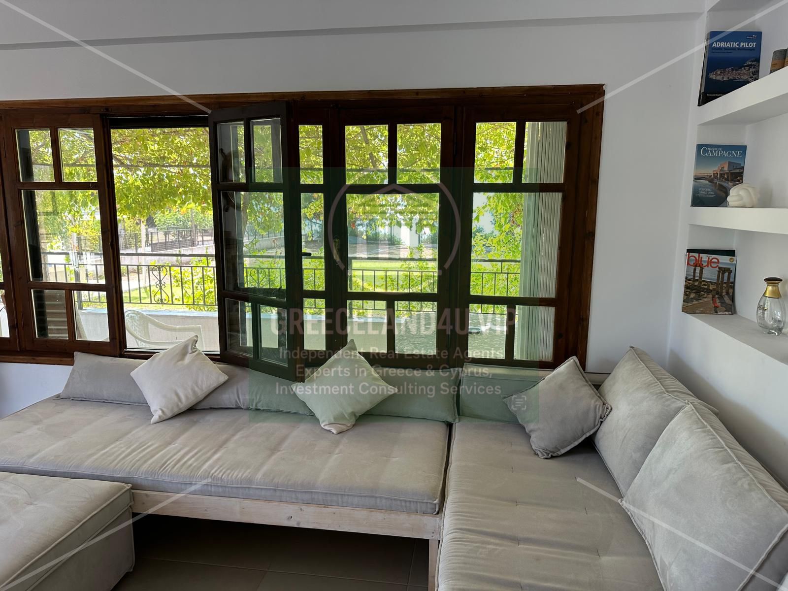 Location: Stunning Evia, absolute First Line to the sea.