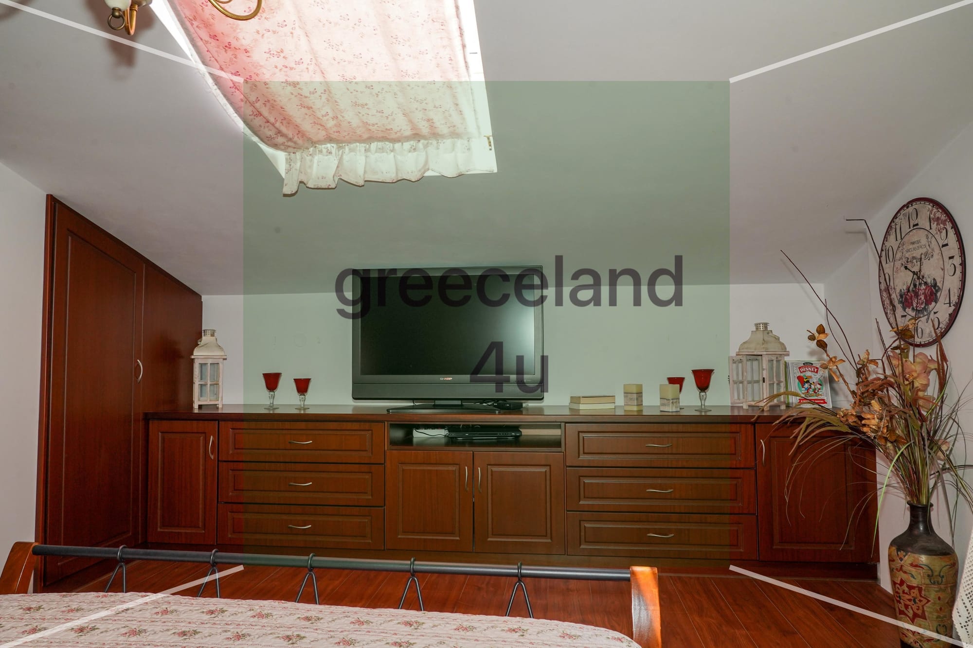 Located on a private 4,000 m² plot with stunning panoramic sea views