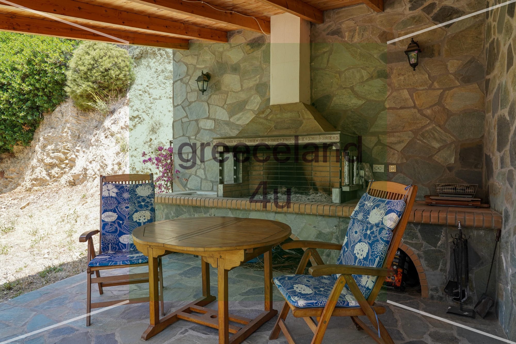 Located on a private 4,000 m² plot with stunning panoramic sea views