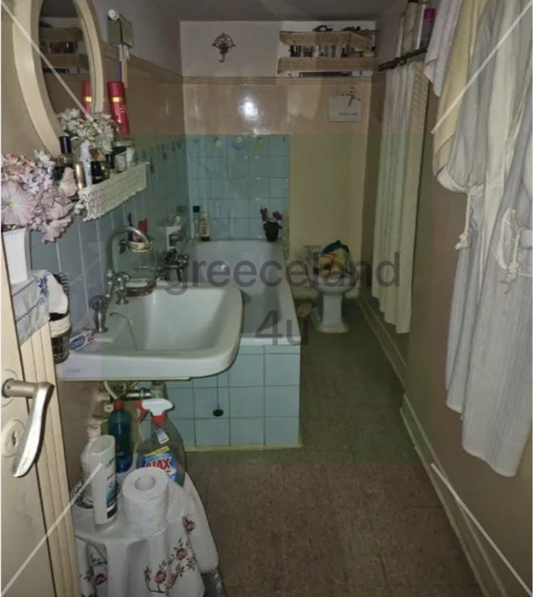 π 60 sq.m | 1st floor | Elevator