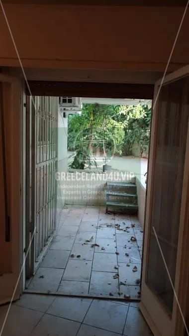 Amazing 46 sqm garden apartment in Vravrona, right on the beach!