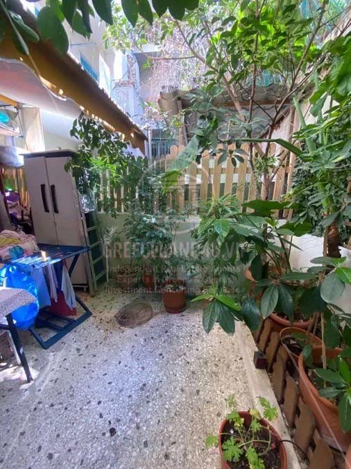 Bright living area, spacious bedroom, storage room.