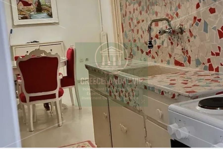 📍 Location: Konitsis Street – only a 5-minute walk from Attiki Metro Station and Larissa Station.