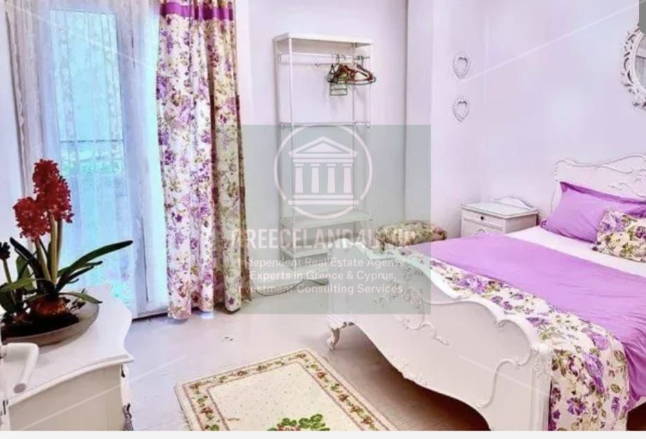 📍 Location: Konitsis Street – only a 5-minute walk from Attiki Metro Station and Larissa Station.