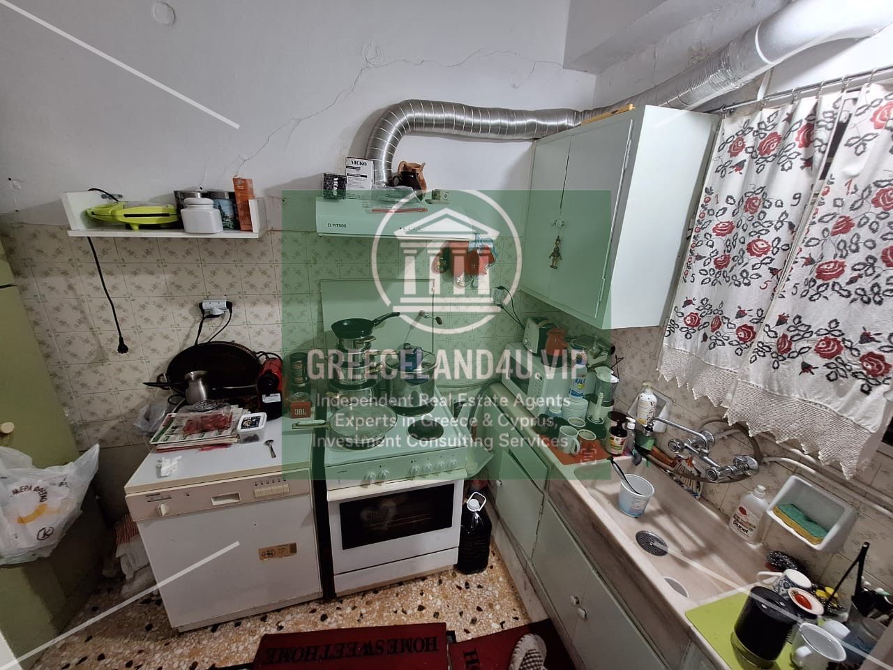 📍 Prime location – short walk to Ambelokipi Metro, parks, Lycabettus Hill, shops, cafes, and public transport