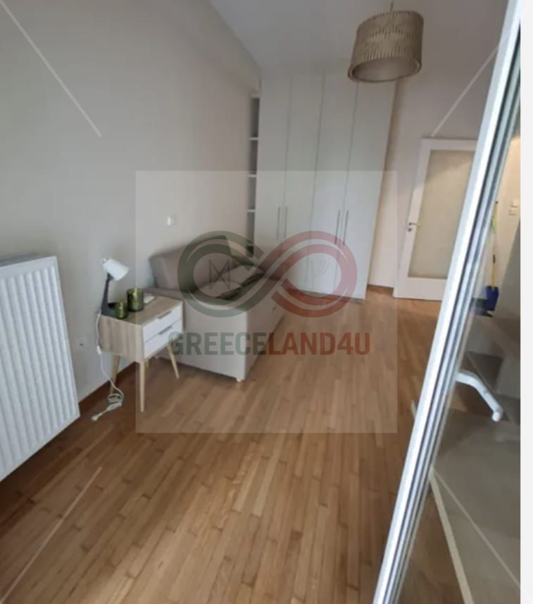 A bright studio apartment in a convenient location, perfect for long or short-term rental.