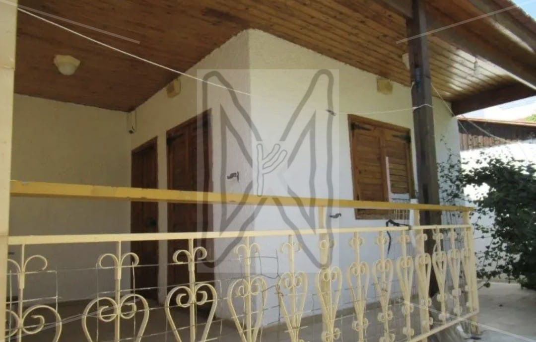 🌿 Spacious plot of 275 sq m