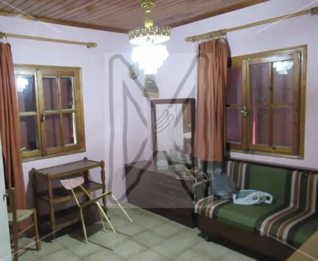 🌿 Spacious plot of 275 sq m