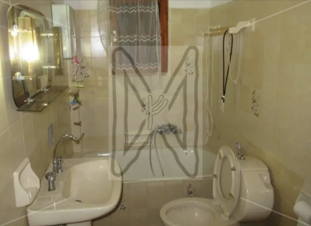 🌿 Spacious plot of 275 sq m