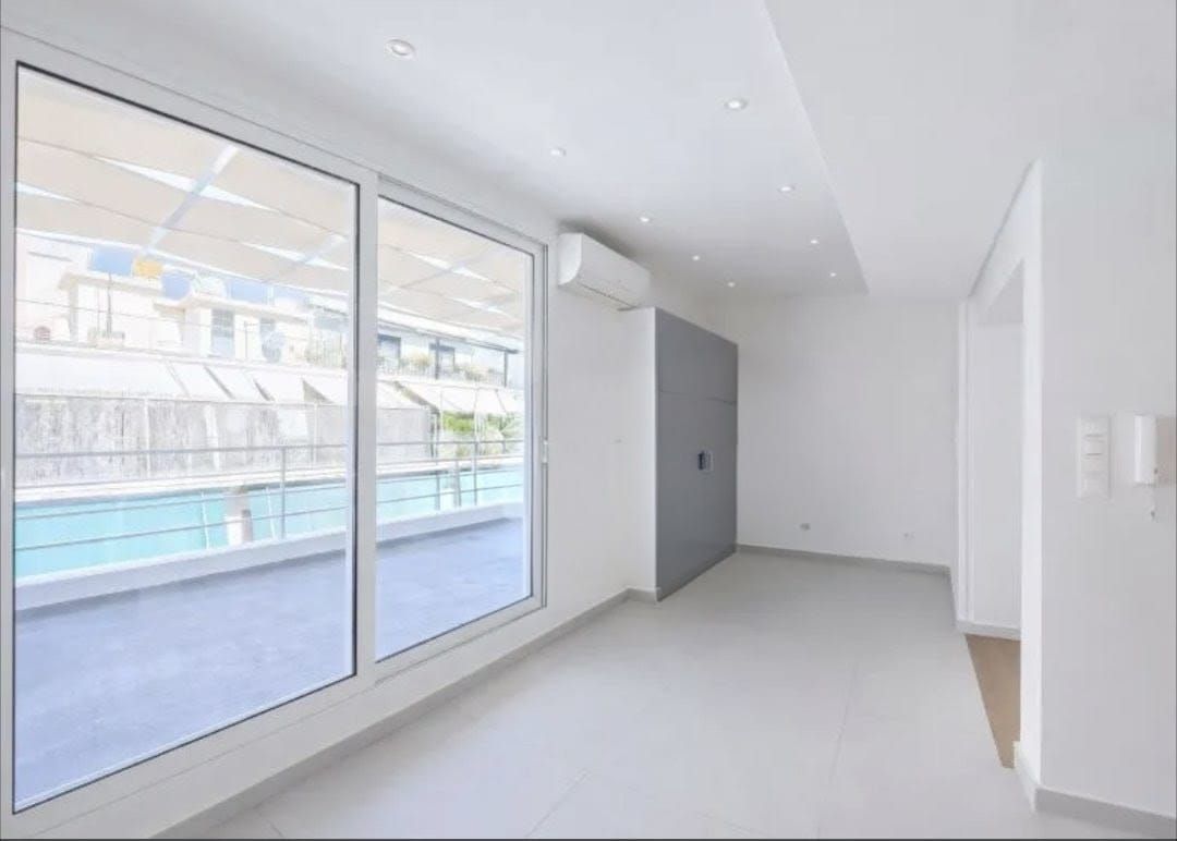 Excellent location – 7 minutes walk from Agios Ioannis metro station,