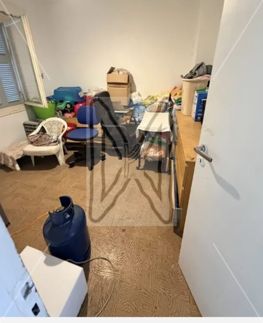 Just minutes from the Stavros Niarchos 