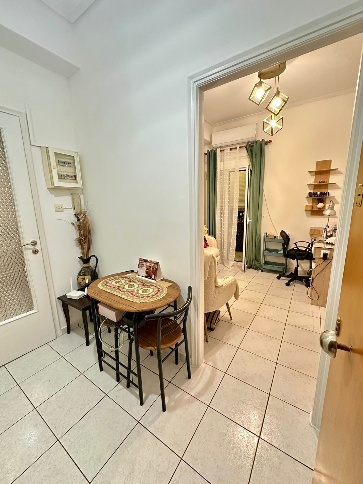 Just 8 minutes drive to Athens Marina 🌊