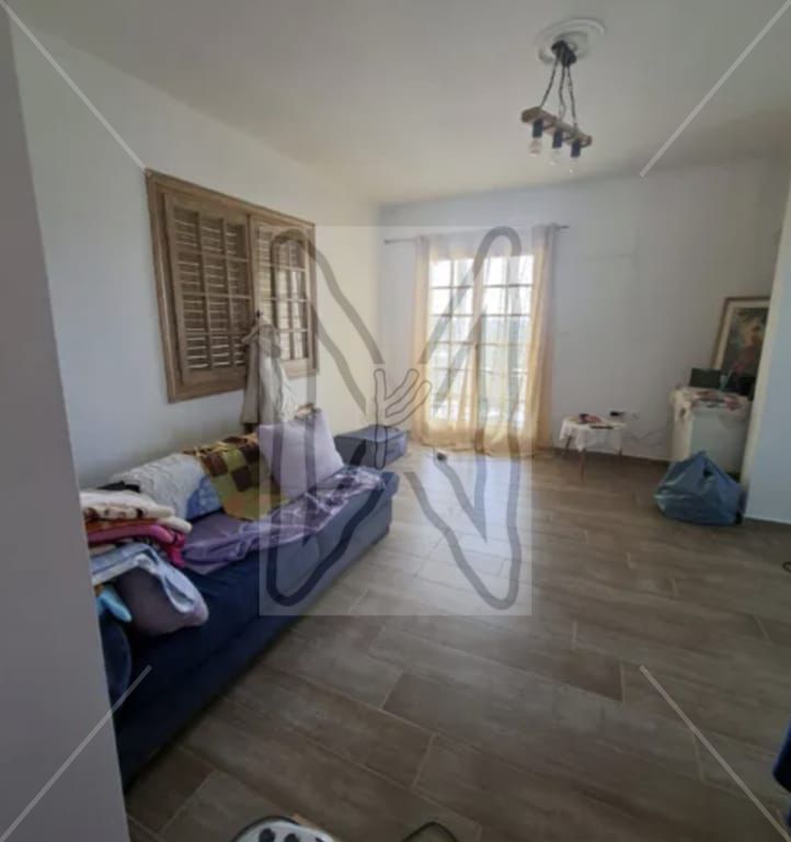 85 m² of living space on a 350 m² plot, just 700 meters from the beach.