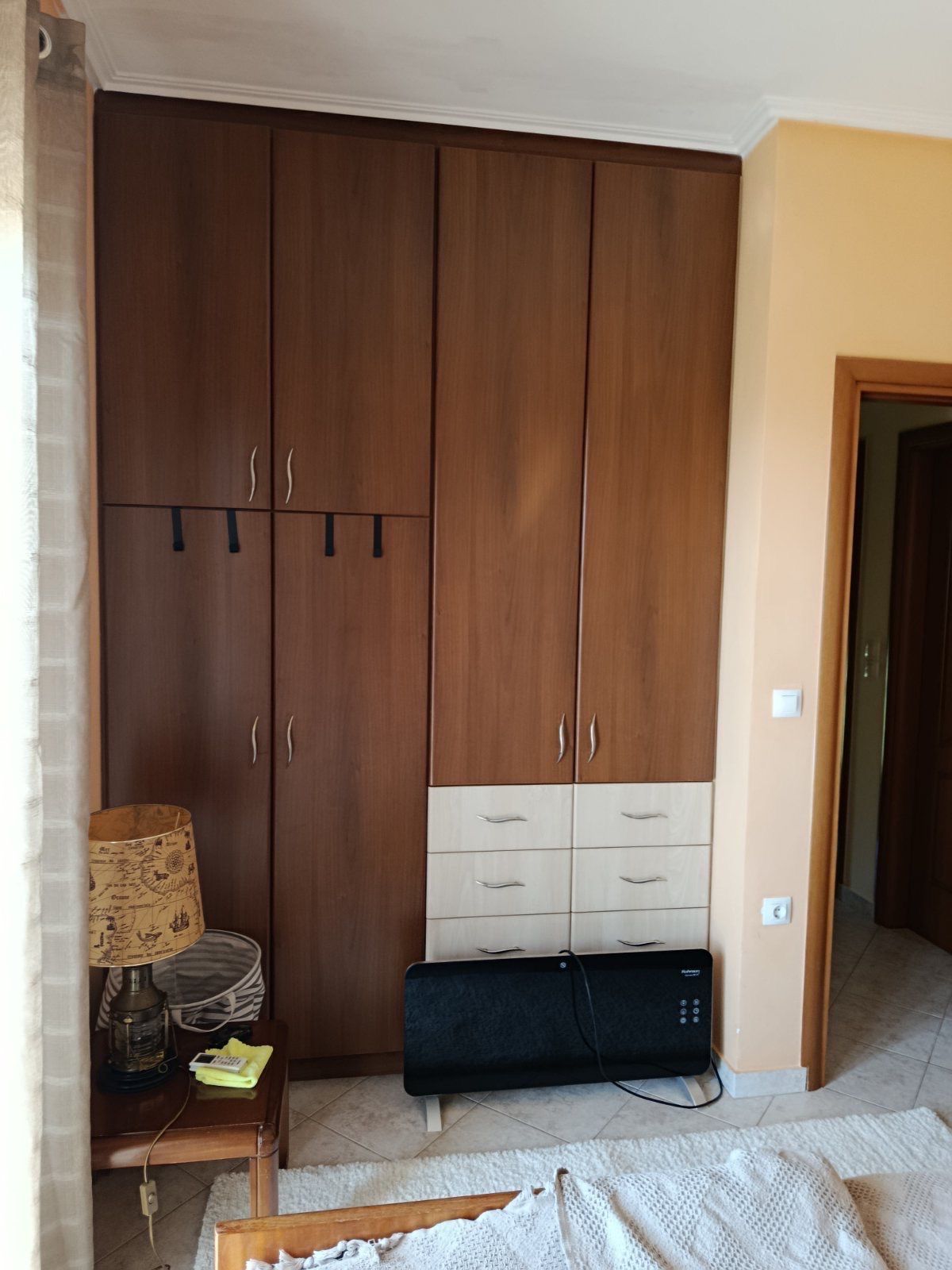 Built area: 180 sqm (3 floors,