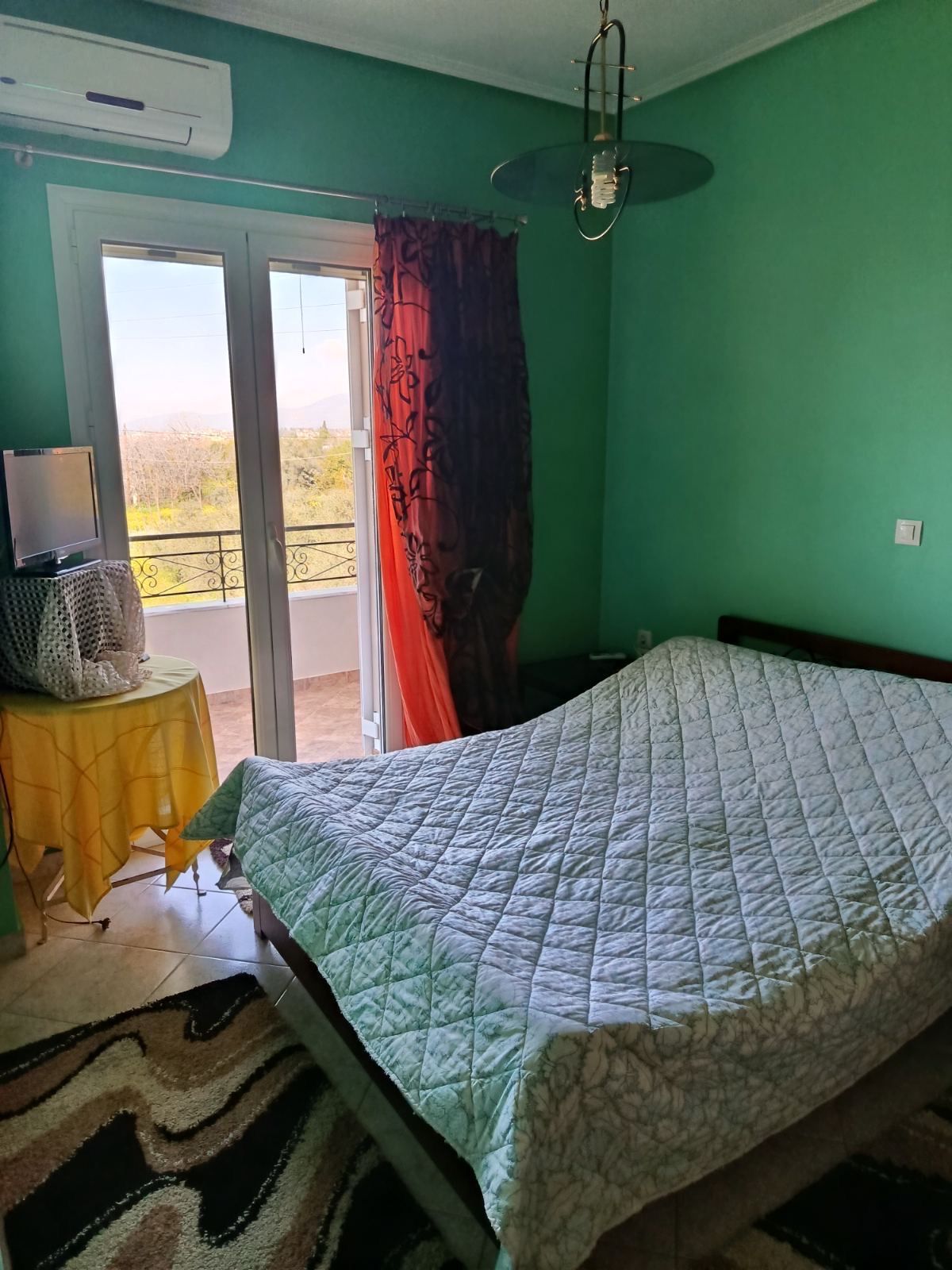 Built area: 180 sqm (3 floors,