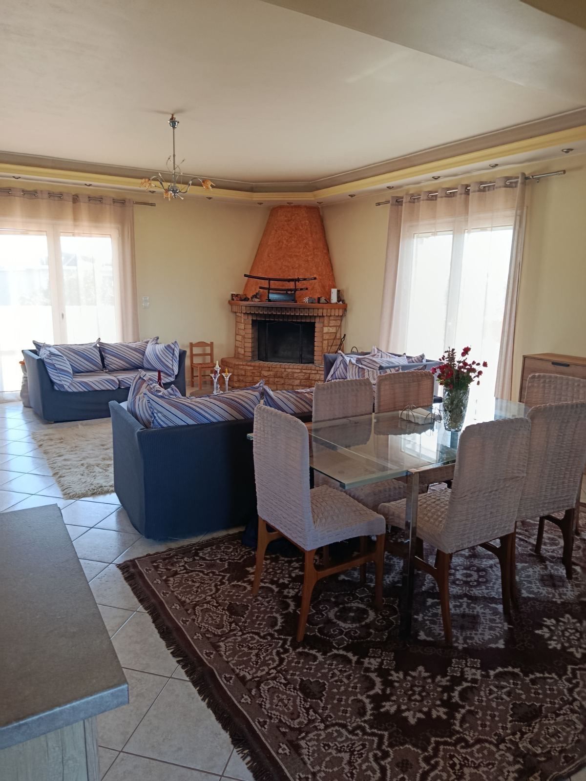 Built area: 180 sqm (3 floors,