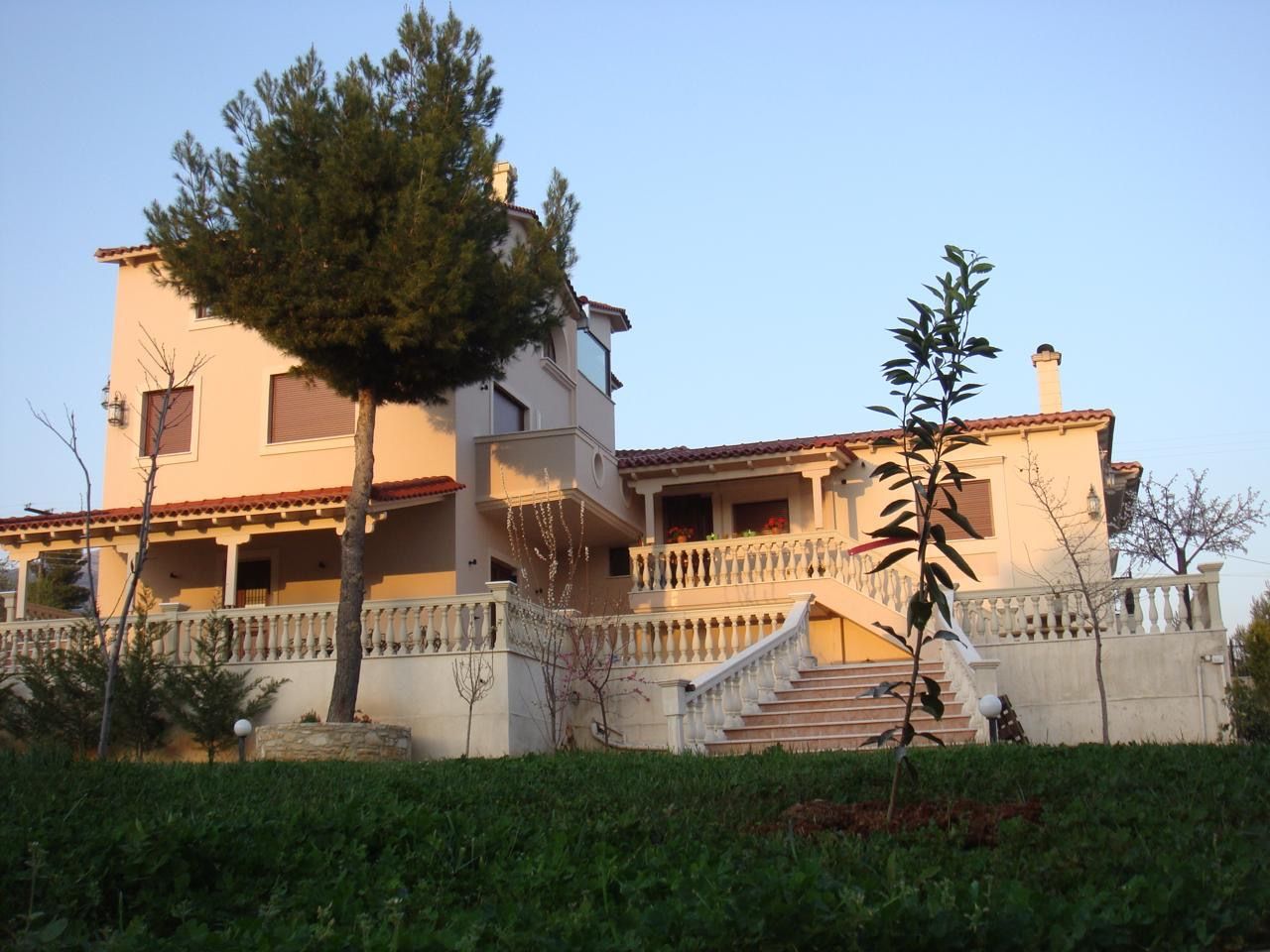 Land size: 4,000 sqm