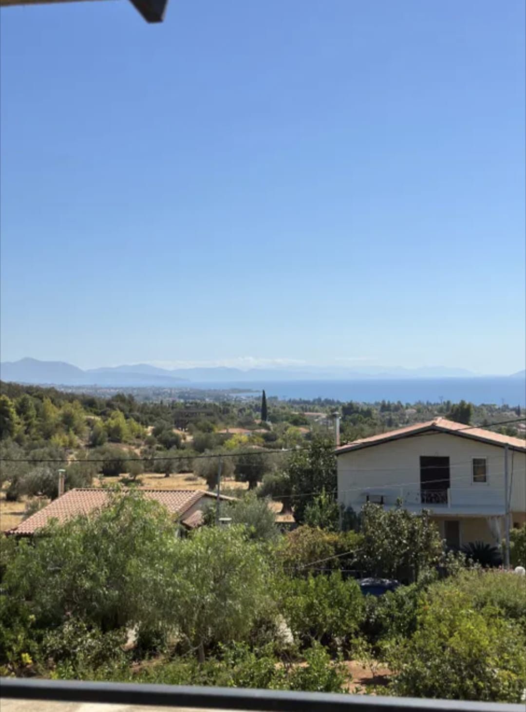 t 7 minutes from the sea