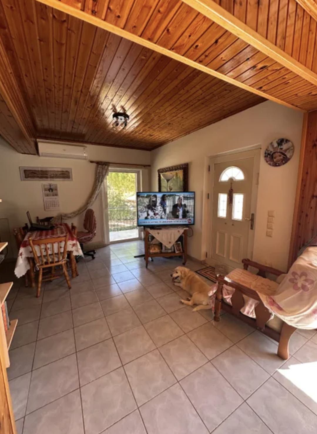 t 7 minutes from the sea
