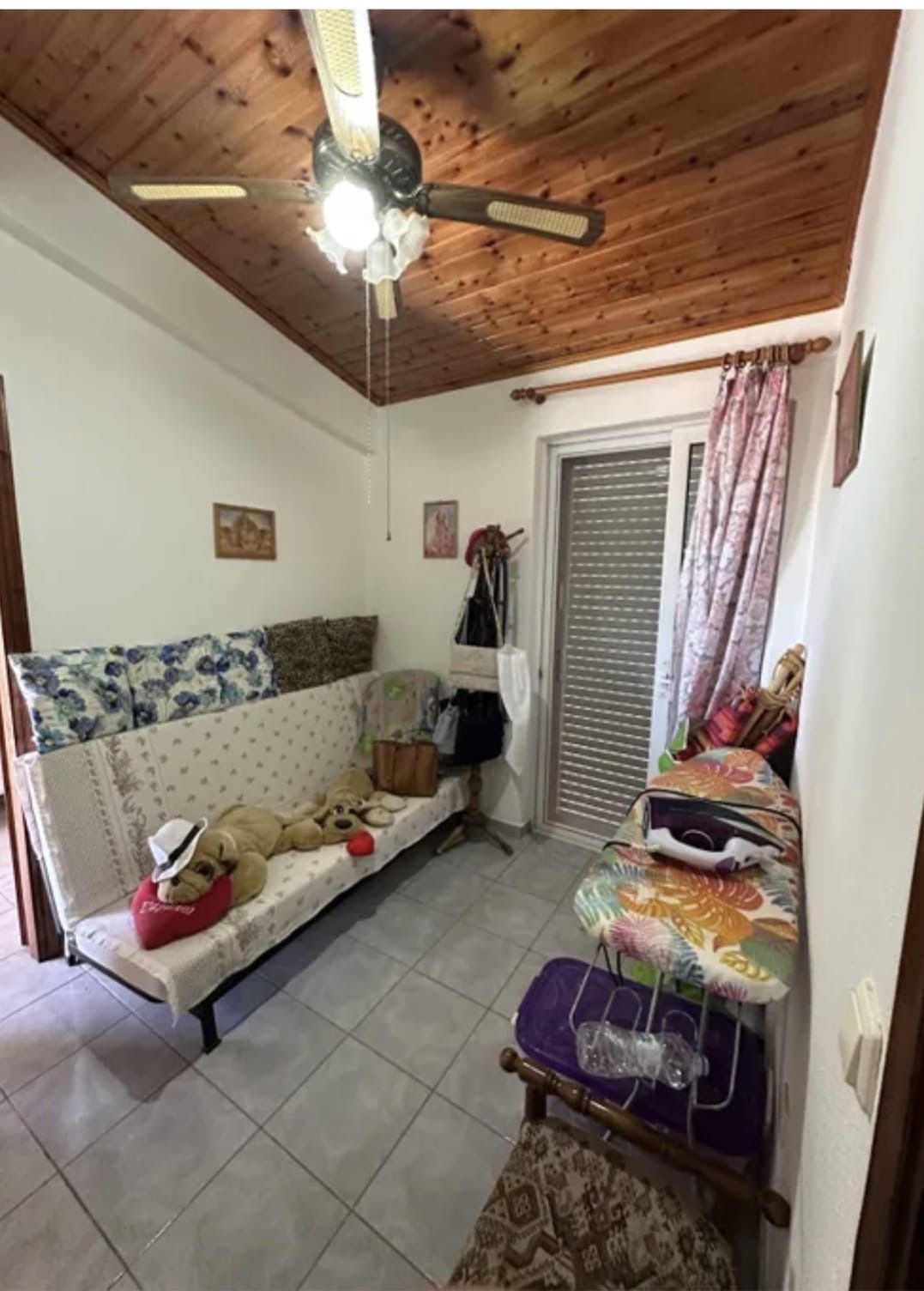 t 7 minutes from the sea