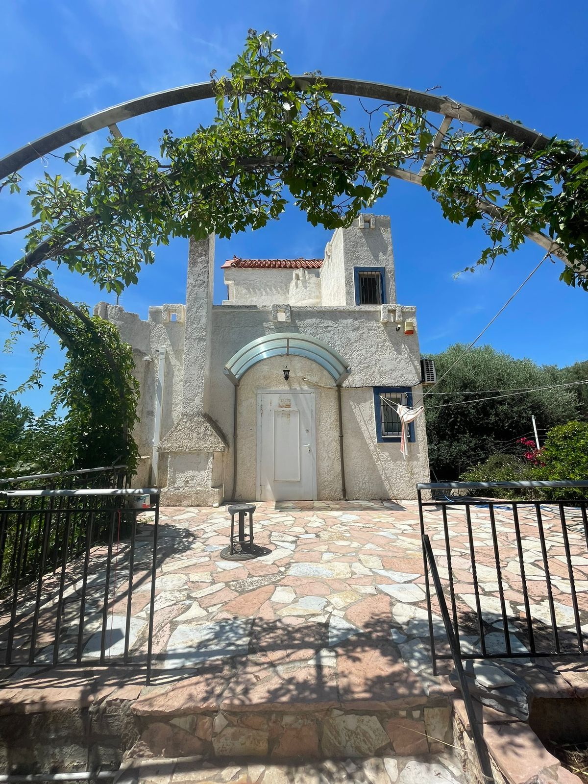 Peaceful Living on a Large Plot – Just 1.5 km from the Sea