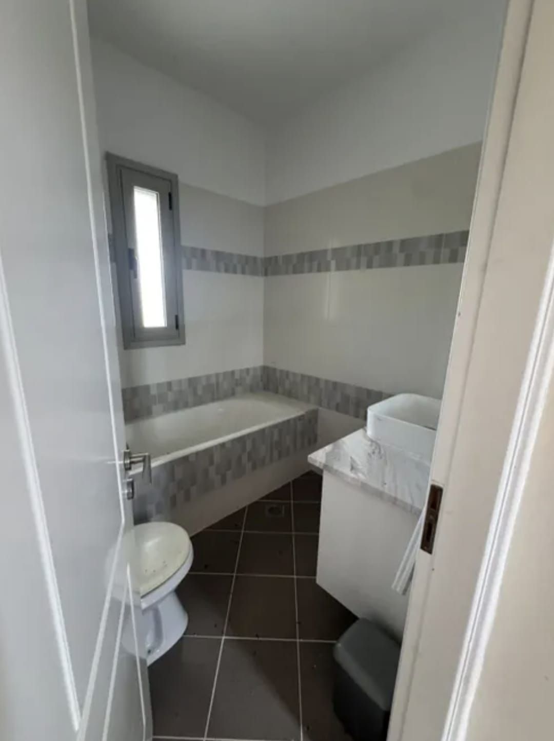beautiful 3-bedroom maisonette