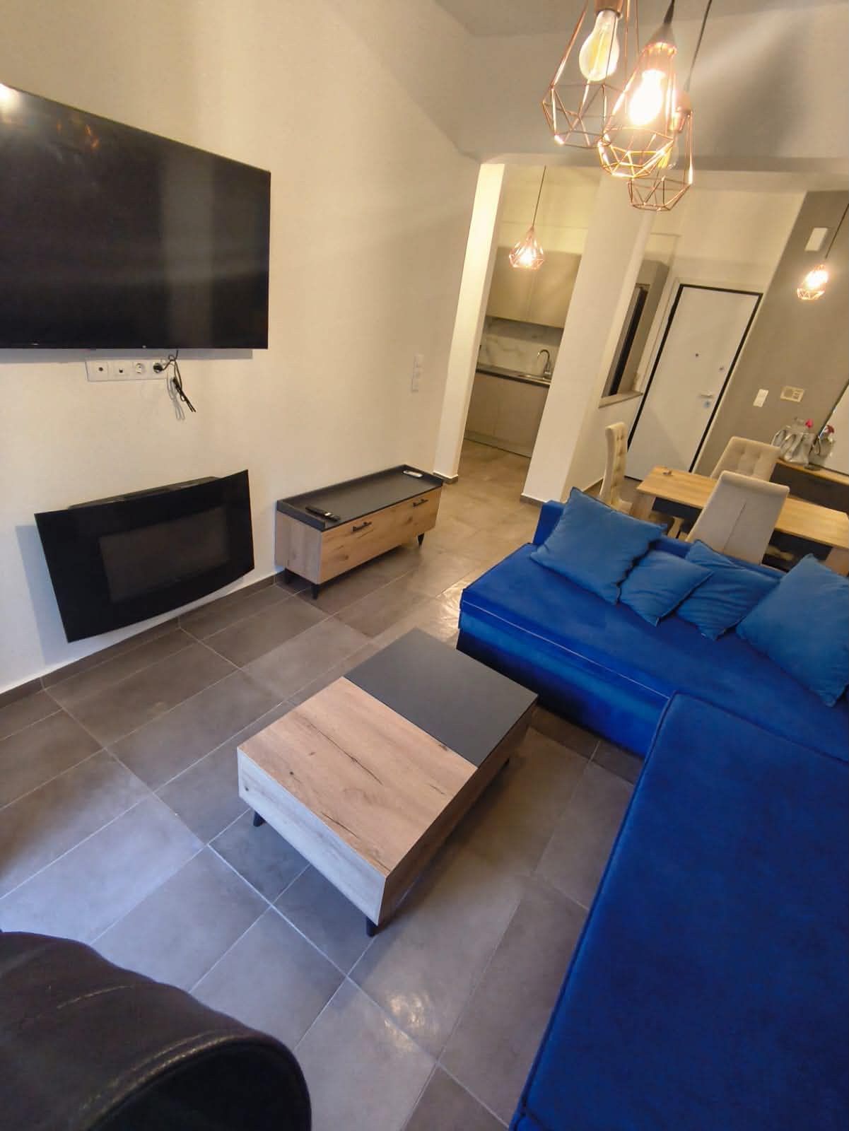 A fully renovated 2-bedroom
