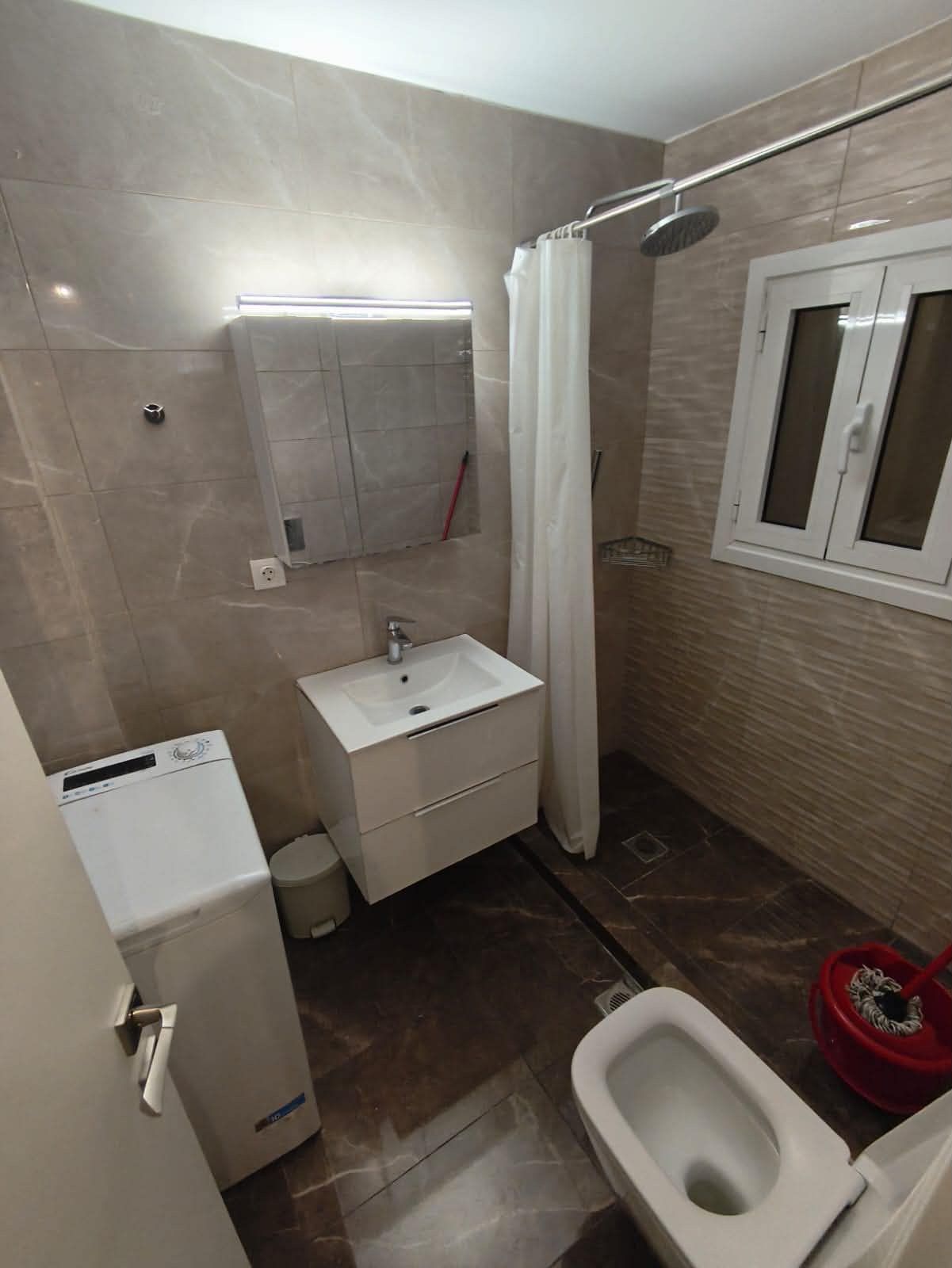 A fully renovated 2-bedroom