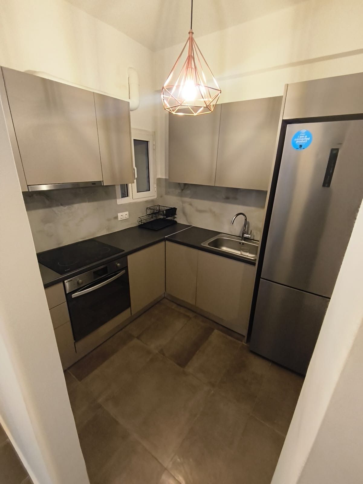 A fully renovated 2-bedroom