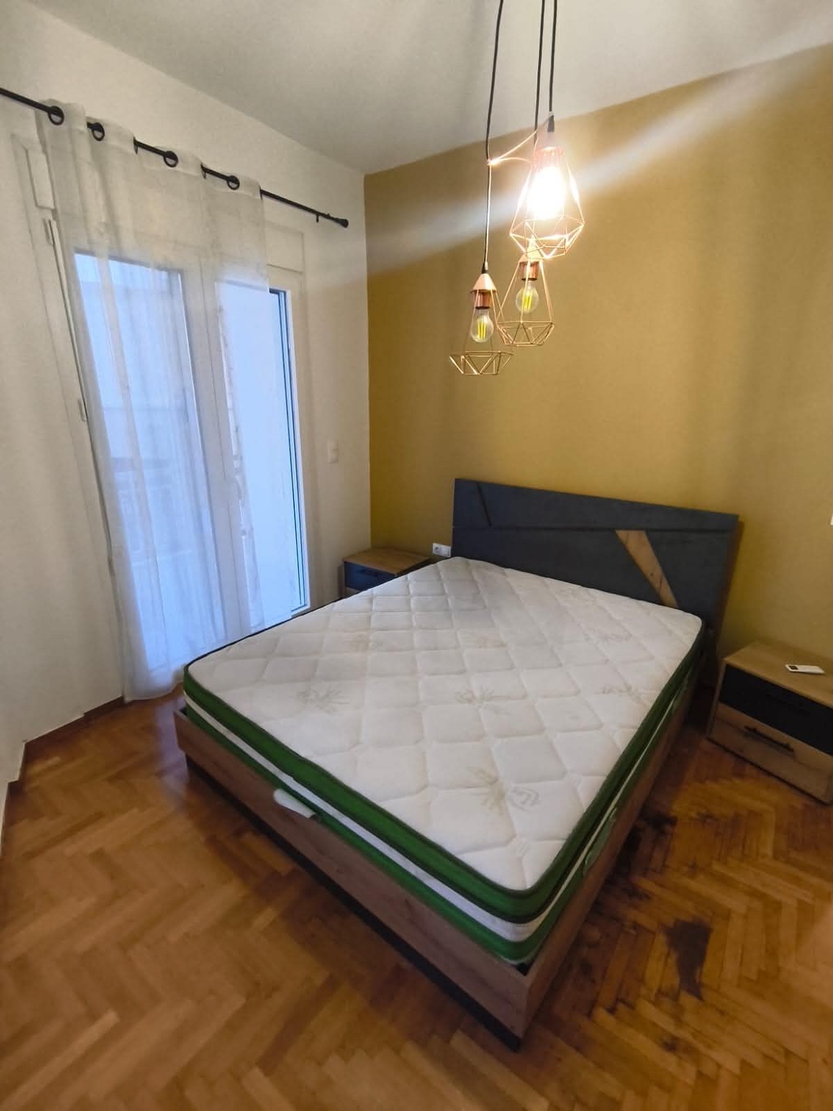 A fully renovated 2-bedroom
