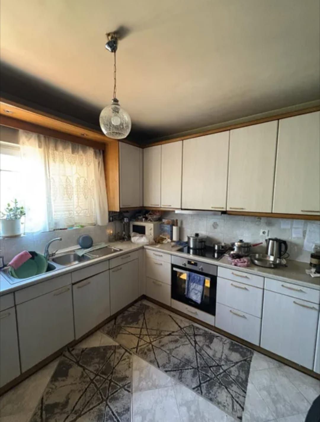 Land size: 1,200 m²