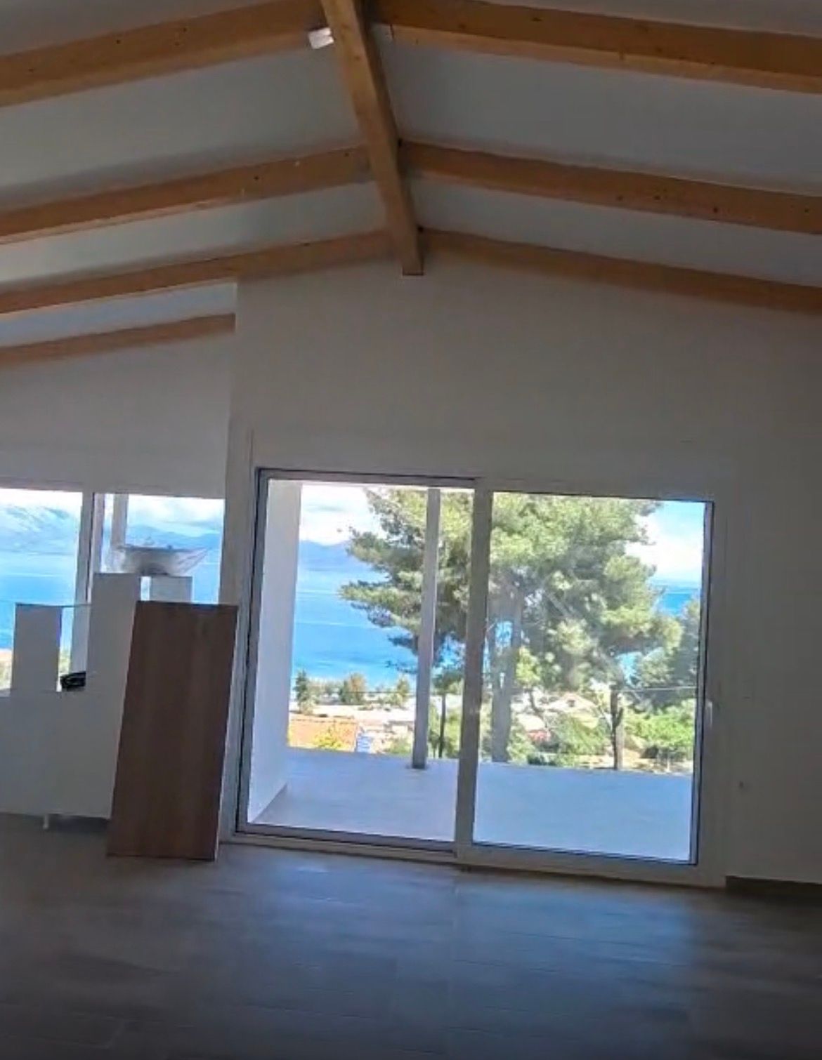 Discover this beautiful private home in Oropos,