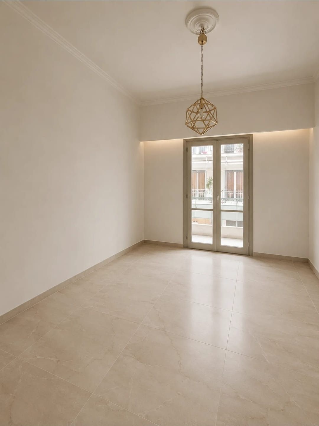 Bright corner apartment