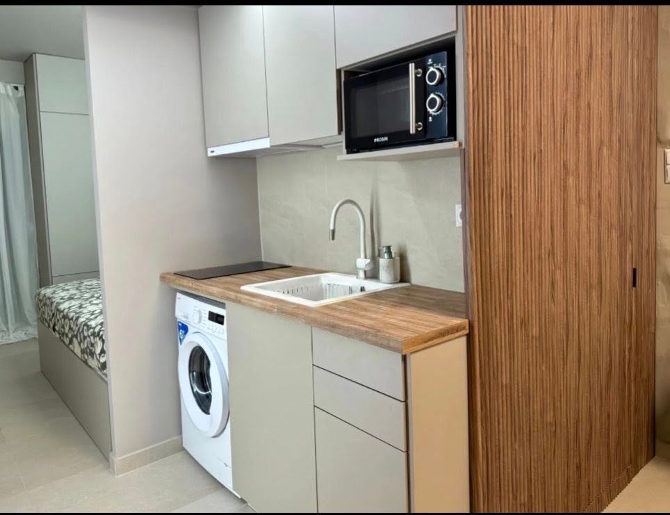 renovated and fully furnished 31 m² studio apartment for sale in Thessaloniki,
