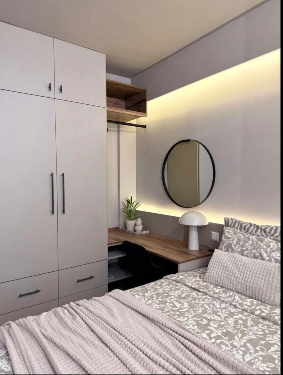 renovated and fully furnished 31 m² studio apartment for sale in Thessaloniki,