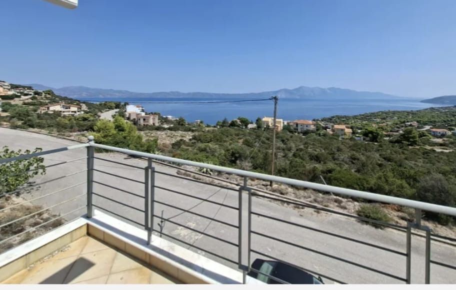 private house in Oropos