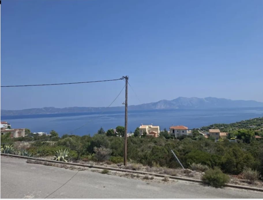 private house in Oropos