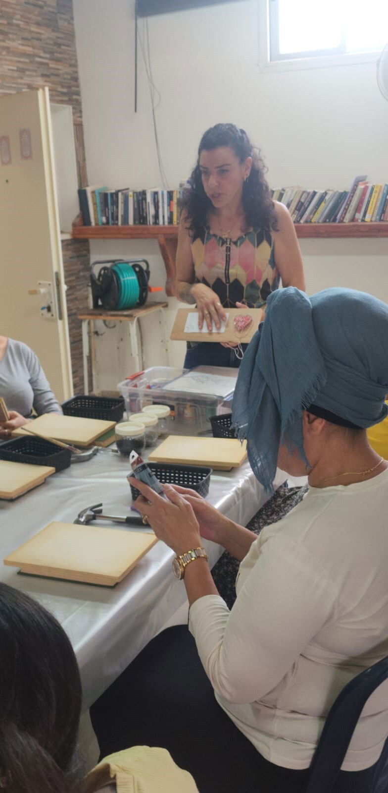 סדנת מסמרים וחוטי רקמה