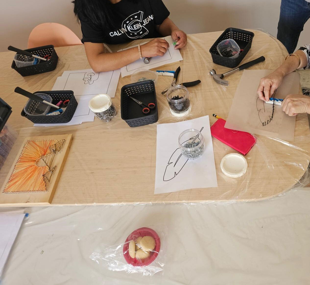 סדנת מסמרים וחוטי רקמה