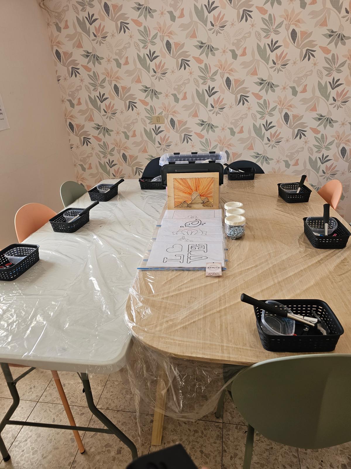 סדנת מסמרים וחוטי רקמה